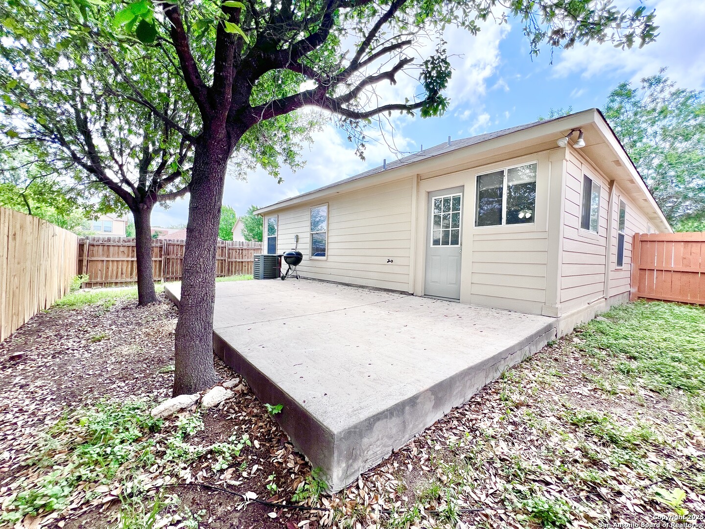 5807 Barton Hollow San Antonio TX 78249