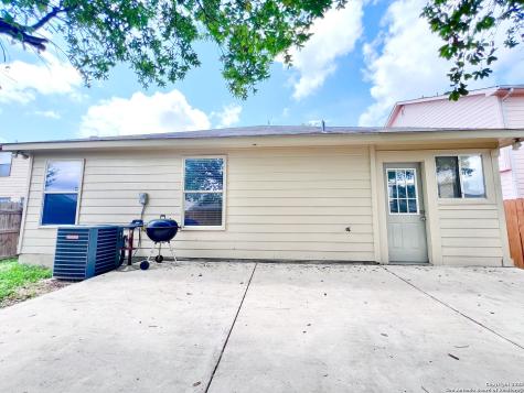 5807 Barton Hollow San Antonio TX 78249
