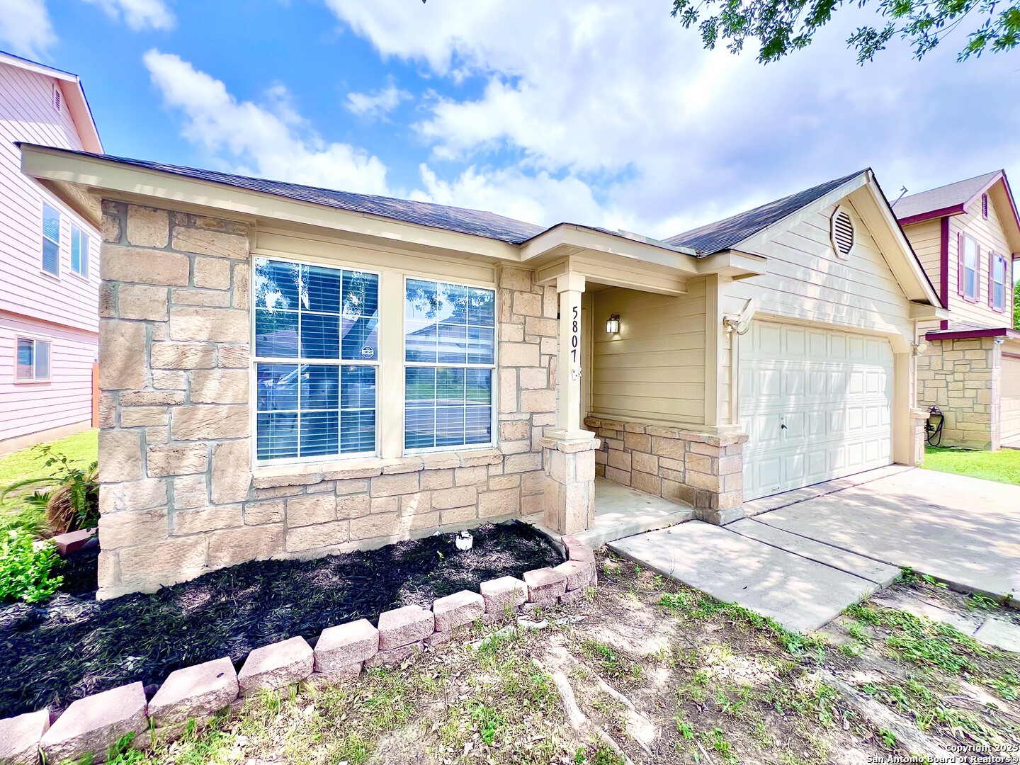 5807 Barton Hollow San Antonio TX 78249