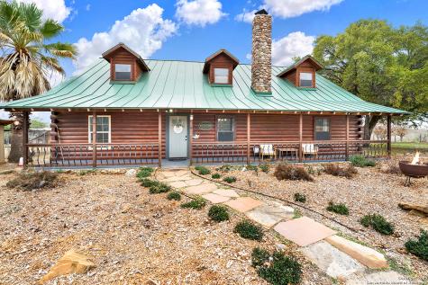 227 Eagle Ridge Drive Floresville TX 78114