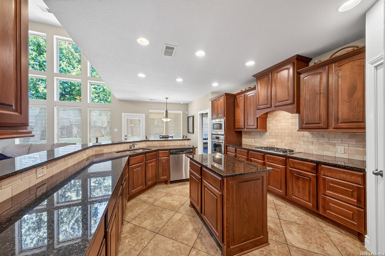 8931 Cimarron Route San Antonio TX 78255