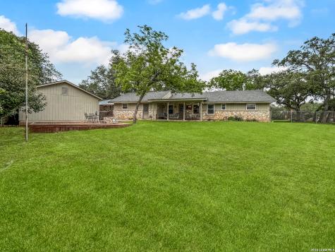 1826 Summerwood Drive San Antonio TX 78232
