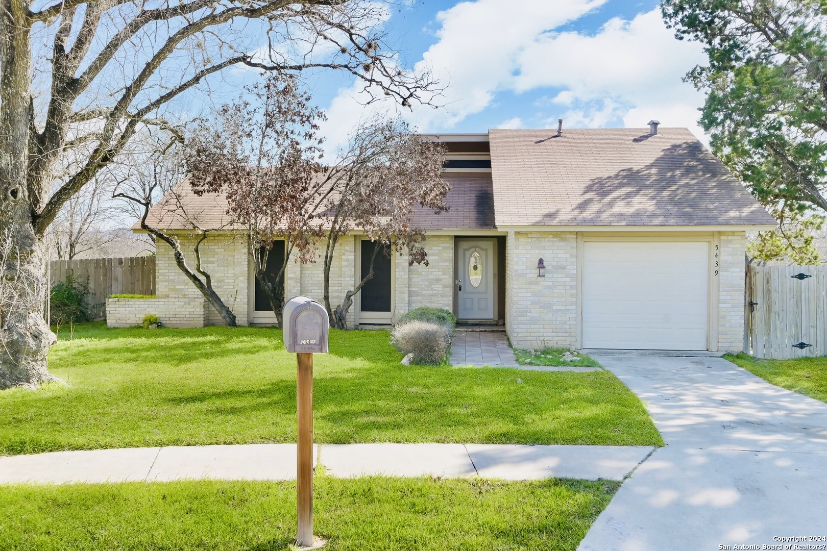 5439 Encanta Street San Antonio TX 78233