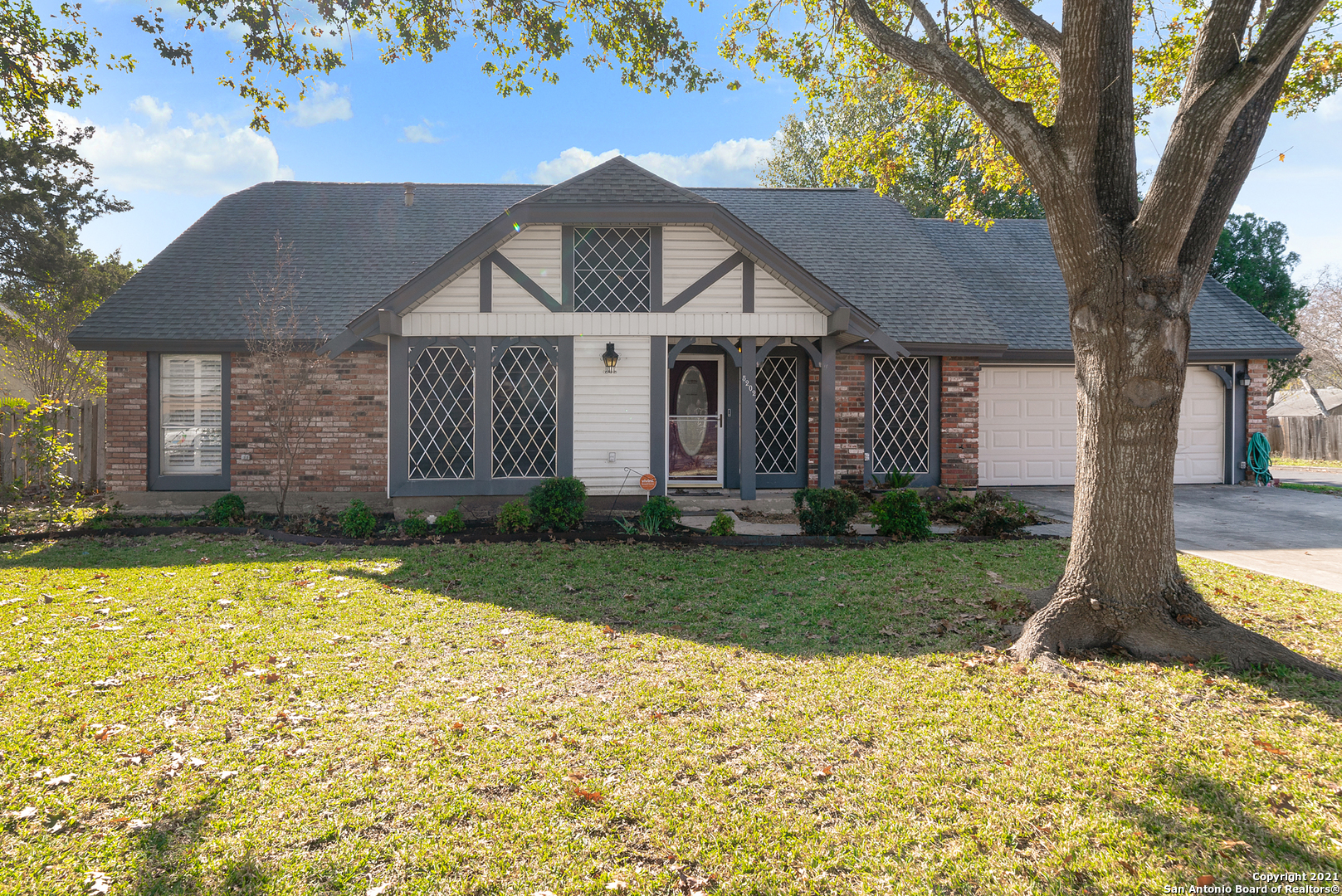 5202 Las Campanas Street San Antonio TX 78233