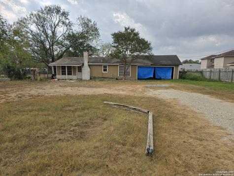 8585 James Street Somerset TX 78069