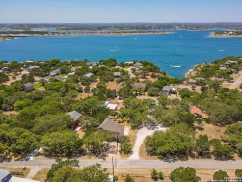 677 Circleview Drive Canyon Lake TX 78133