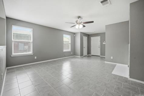 186 Granite Mist Universal City TX 78148