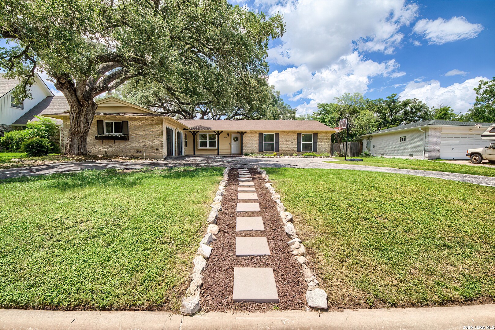 1111 Grey Oak Drive San Antonio TX 78213