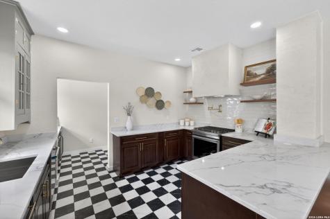 619 W Kings Highway San Antonio TX 78212