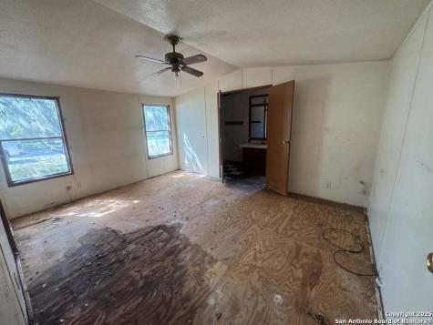 2907 Southern Breeze Hondo TX 78861