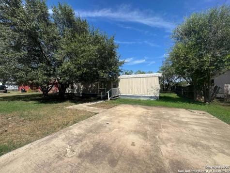 2907 Southern Breeze Hondo TX 78861