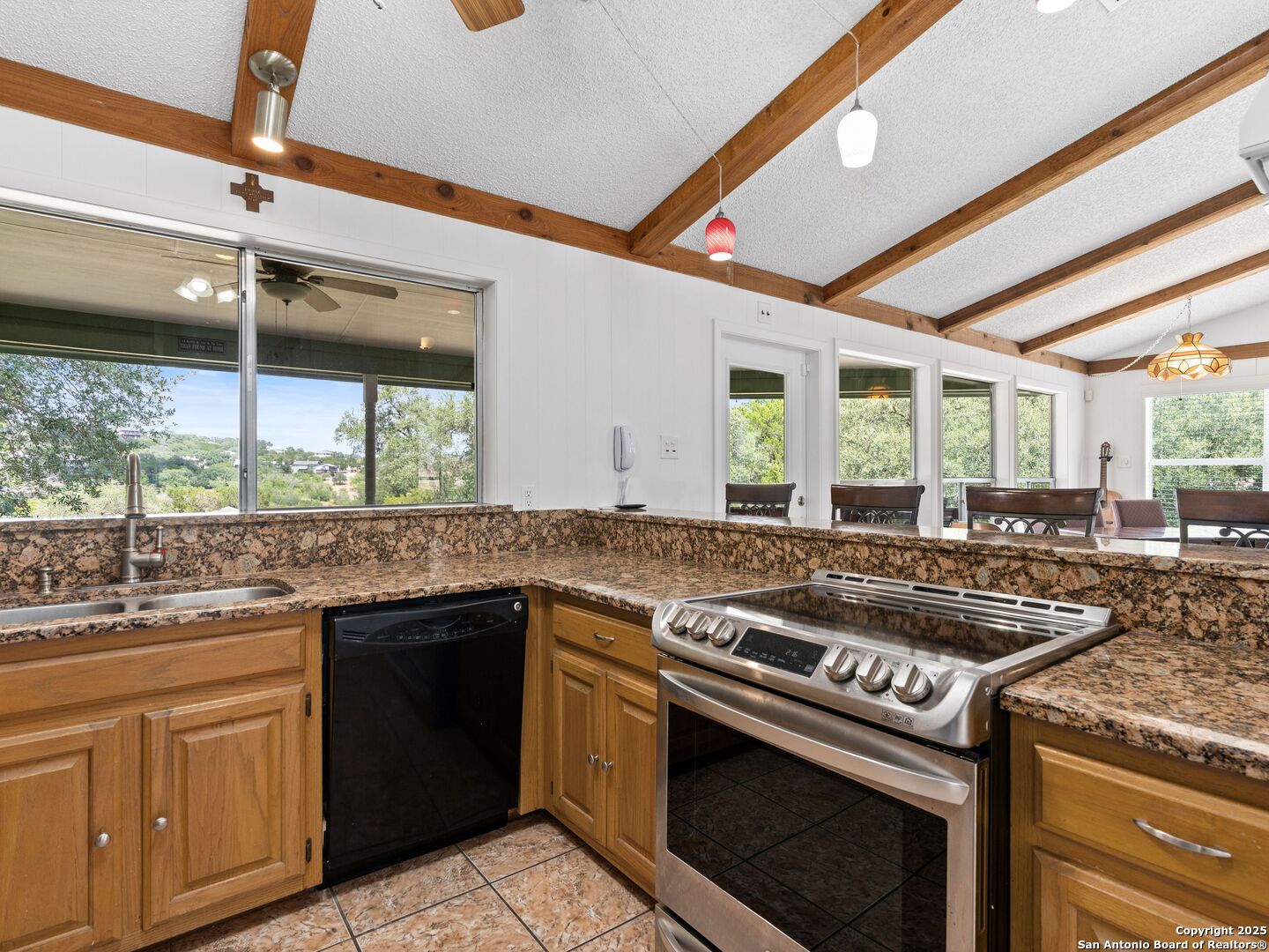 407 Nancy Canyon Lake TX 78133