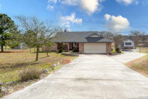 434 Bear Gardens La Vernia TX 78121
