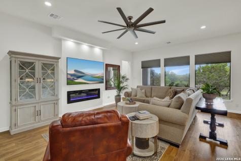 105 N John Bird Blanco TX 78606