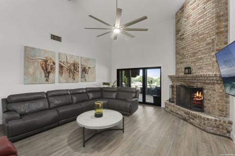 107 Tapatio Drive E Boerne TX 78006