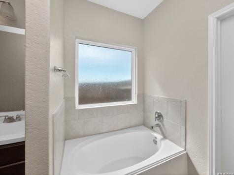 2902 Daisy Meadow New Braunfels TX 78130