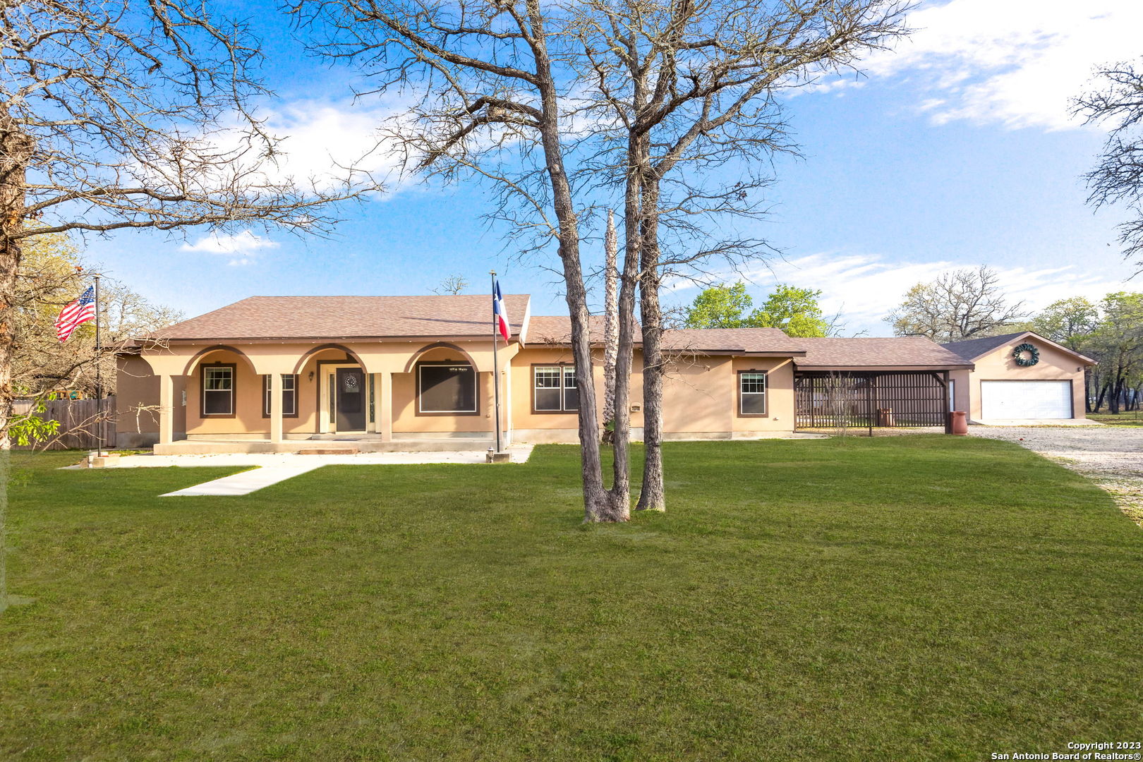736 Killarney Road Floresville TX 78114