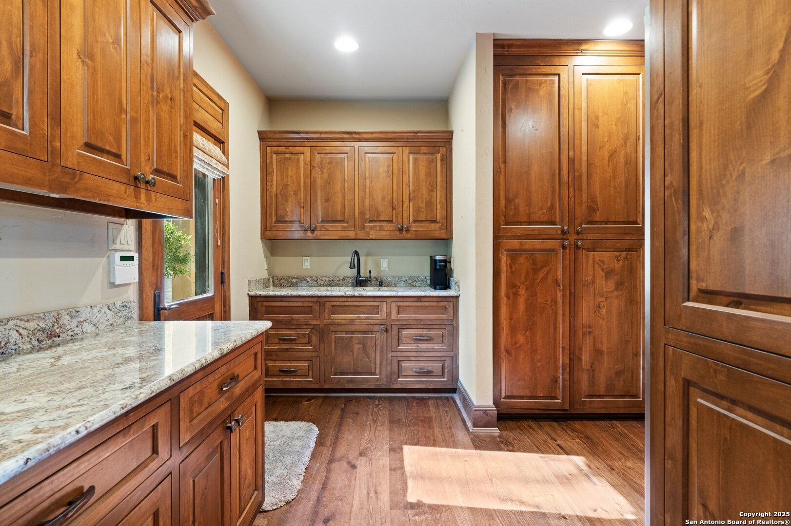 556 Cliff View Loop Harper TX 78631
