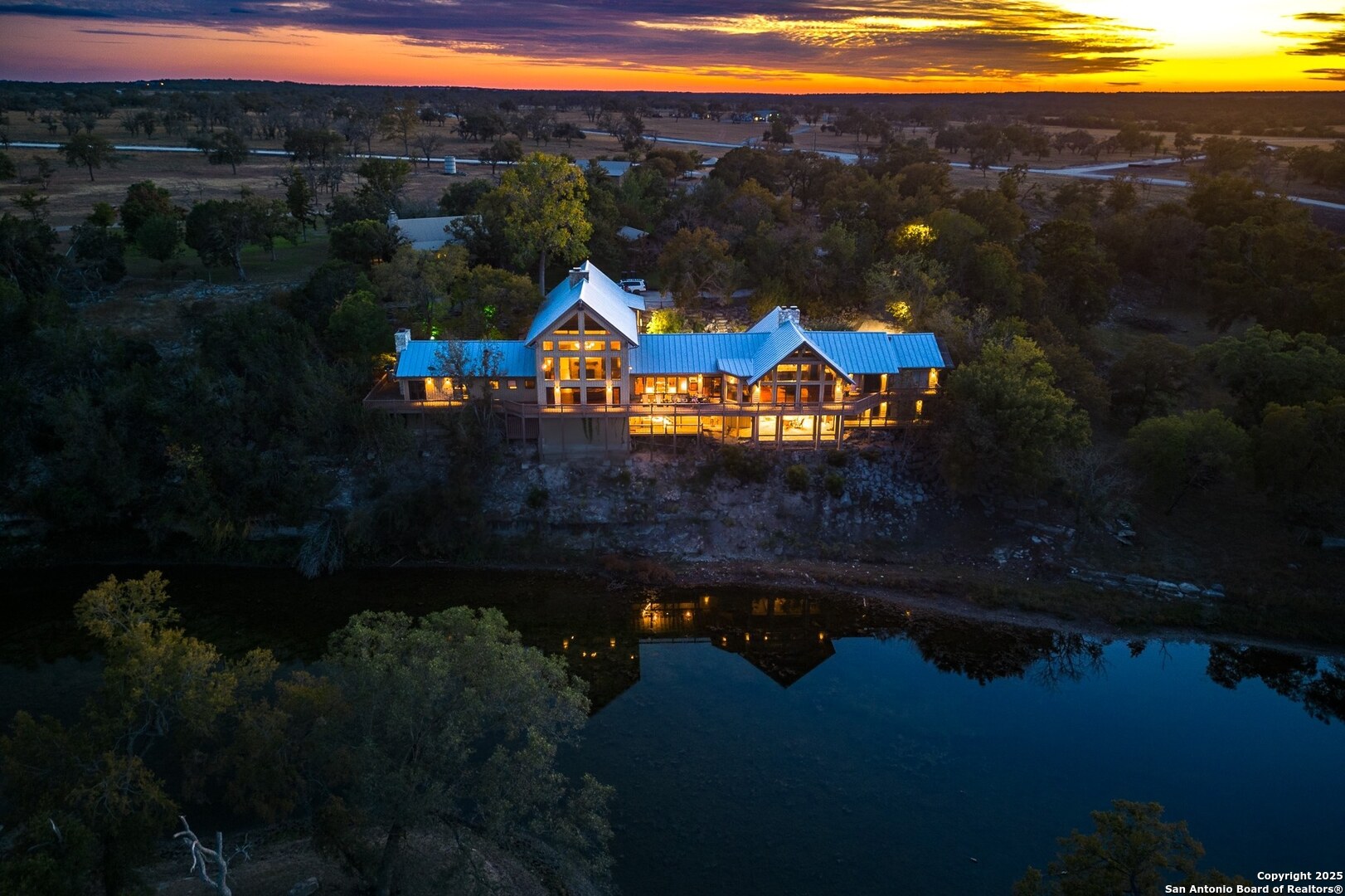 556 Cliff View Loop Harper TX 78631