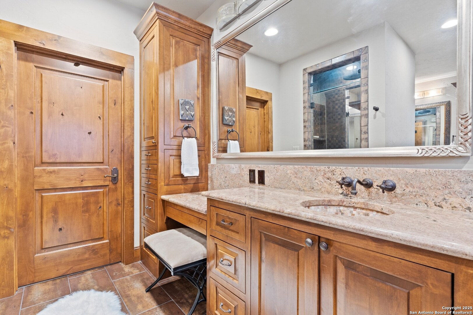 556 Cliff View Loop Harper TX 78631