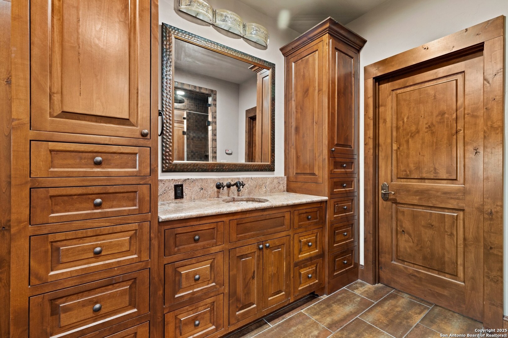 556 Cliff View Loop Harper TX 78631