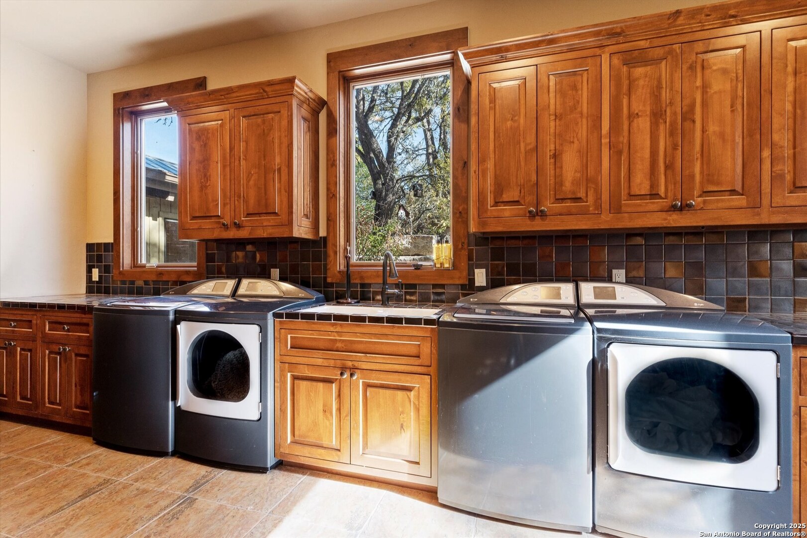 556 Cliff View Loop Harper TX 78631