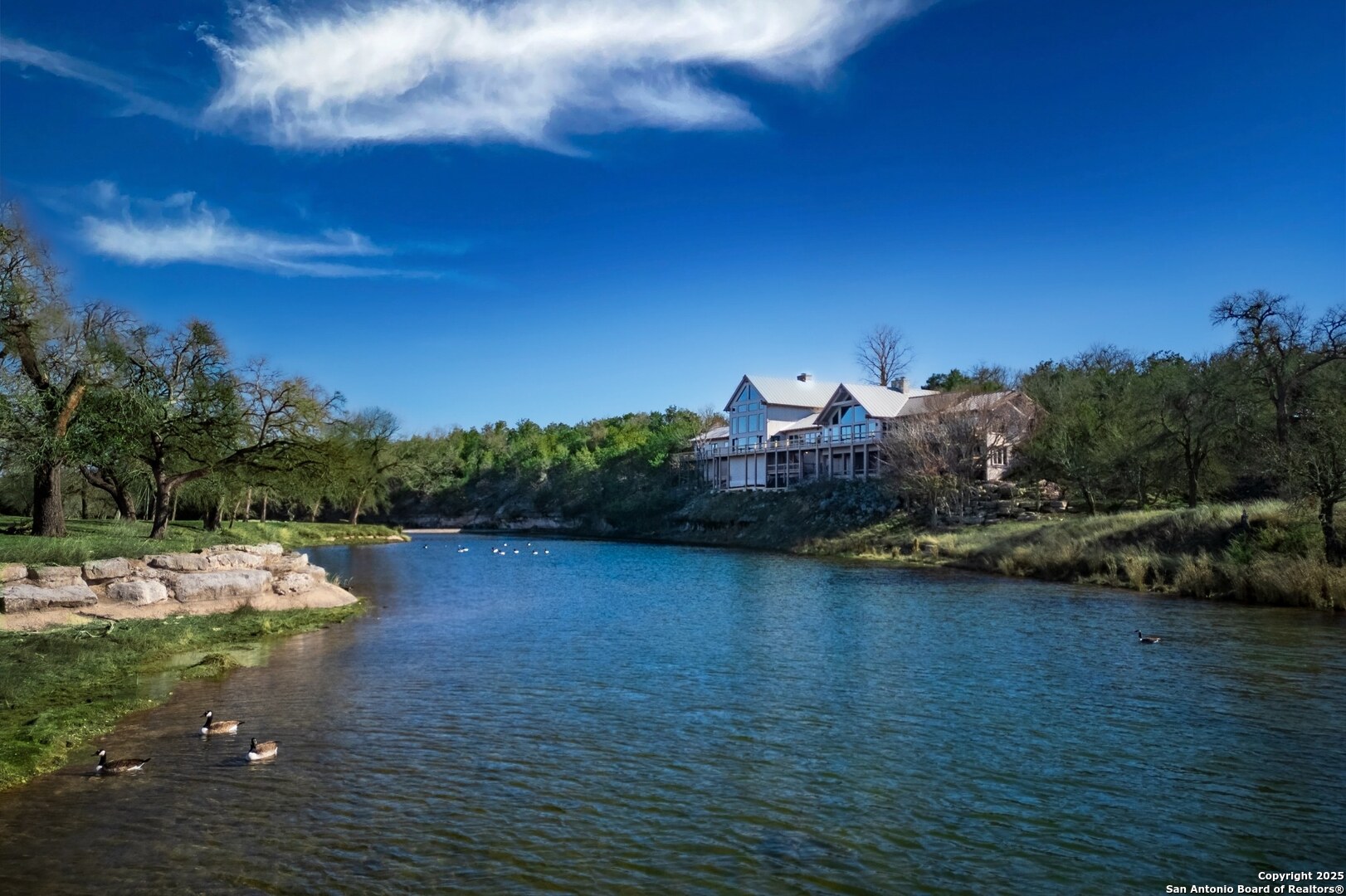 556 Cliff View Loop Harper TX 78631