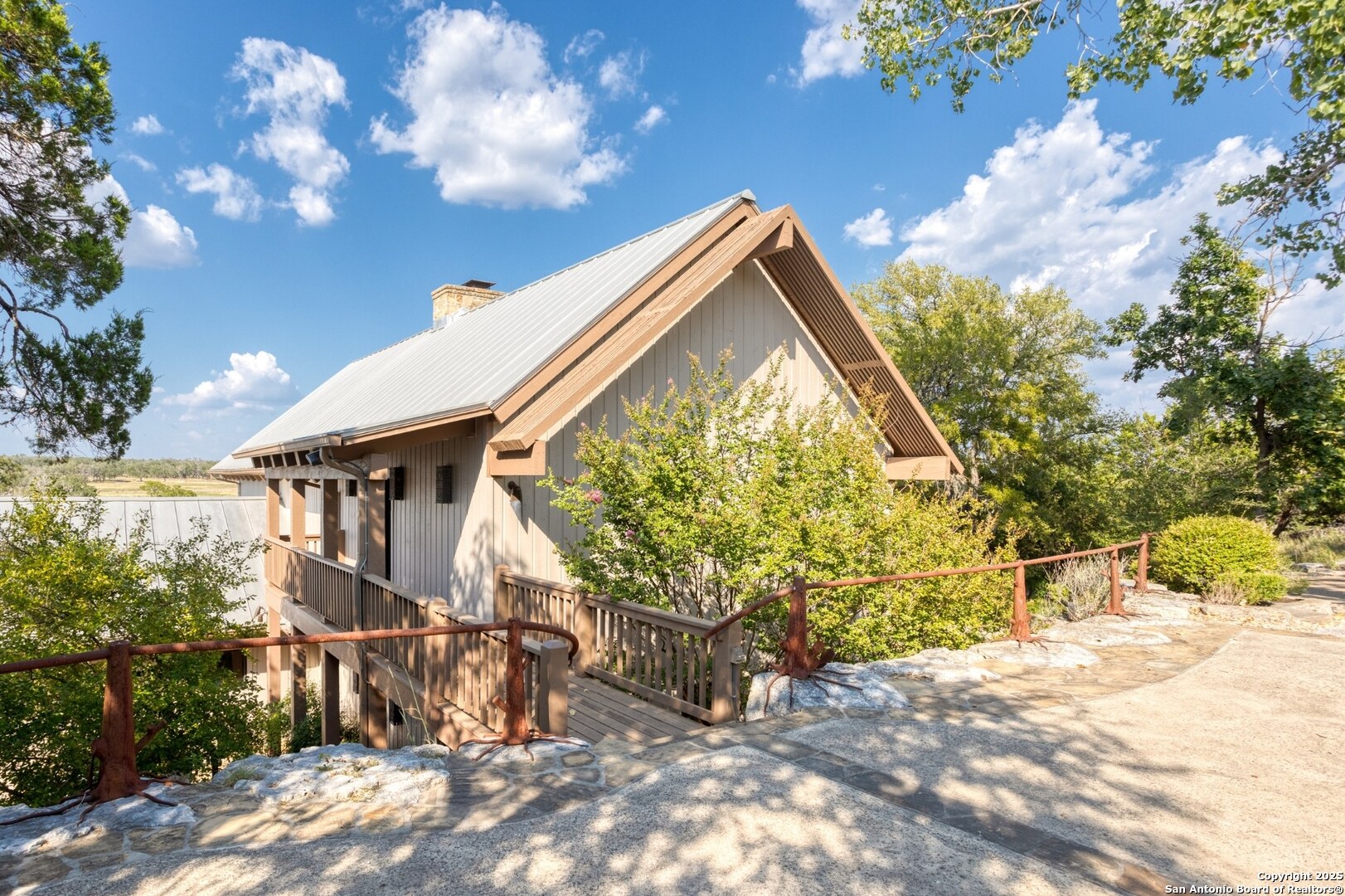 556 Cliff View Loop Harper TX 78631