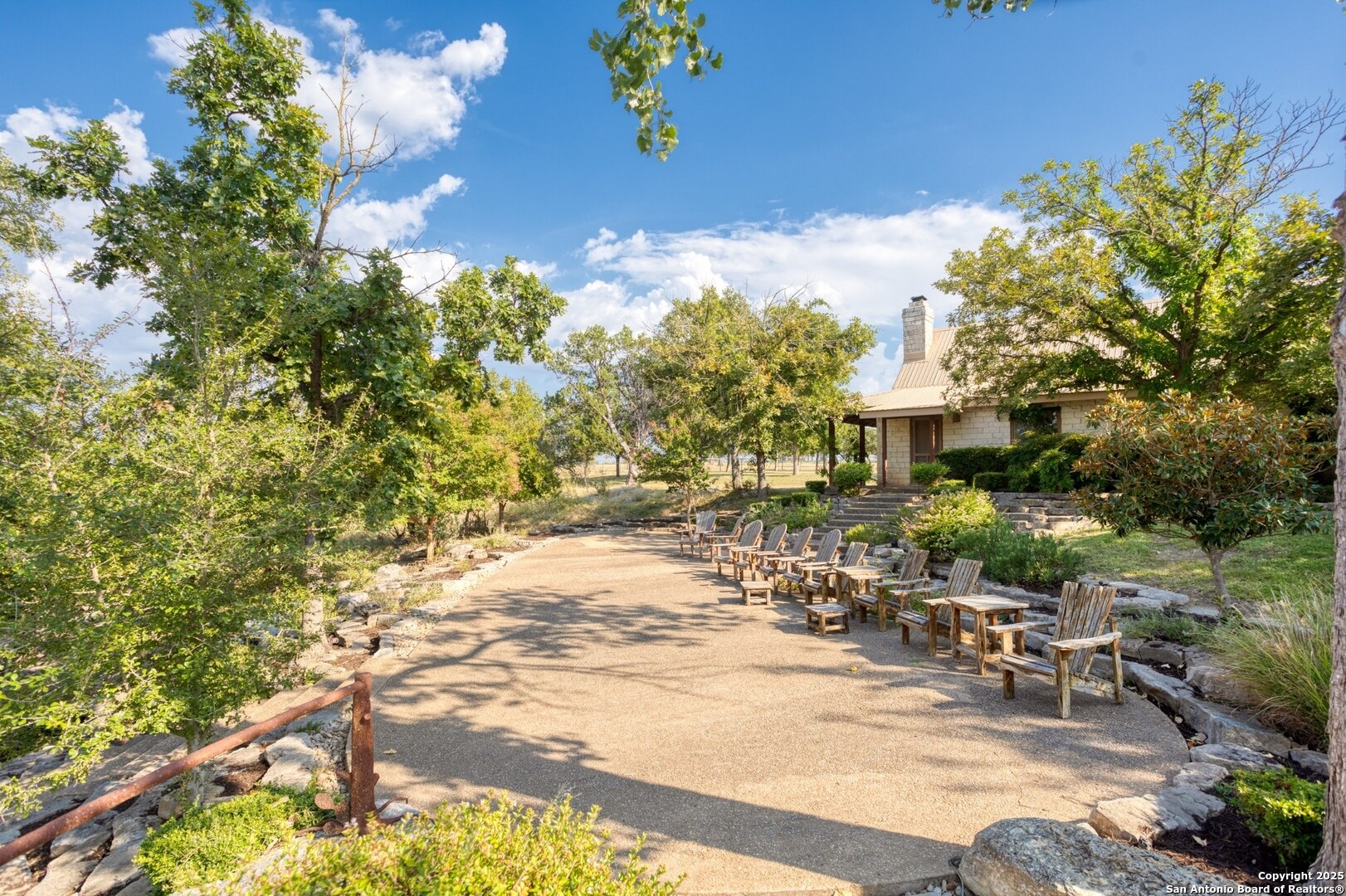 556 Cliff View Loop Harper TX 78631