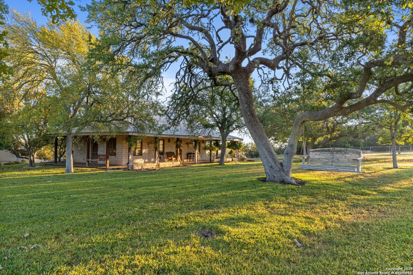 556 Cliff View Loop Harper TX 78631