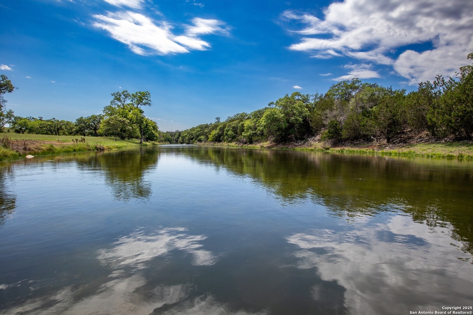 556 Cliff View Loop Harper TX 78631