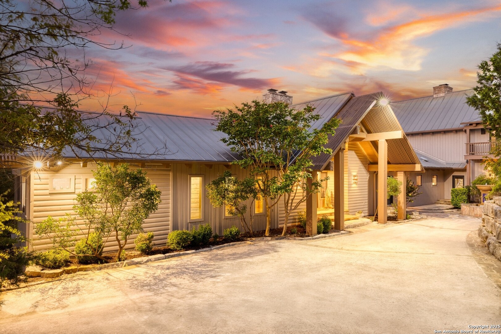 556 Cliff View Loop Harper TX 78631
