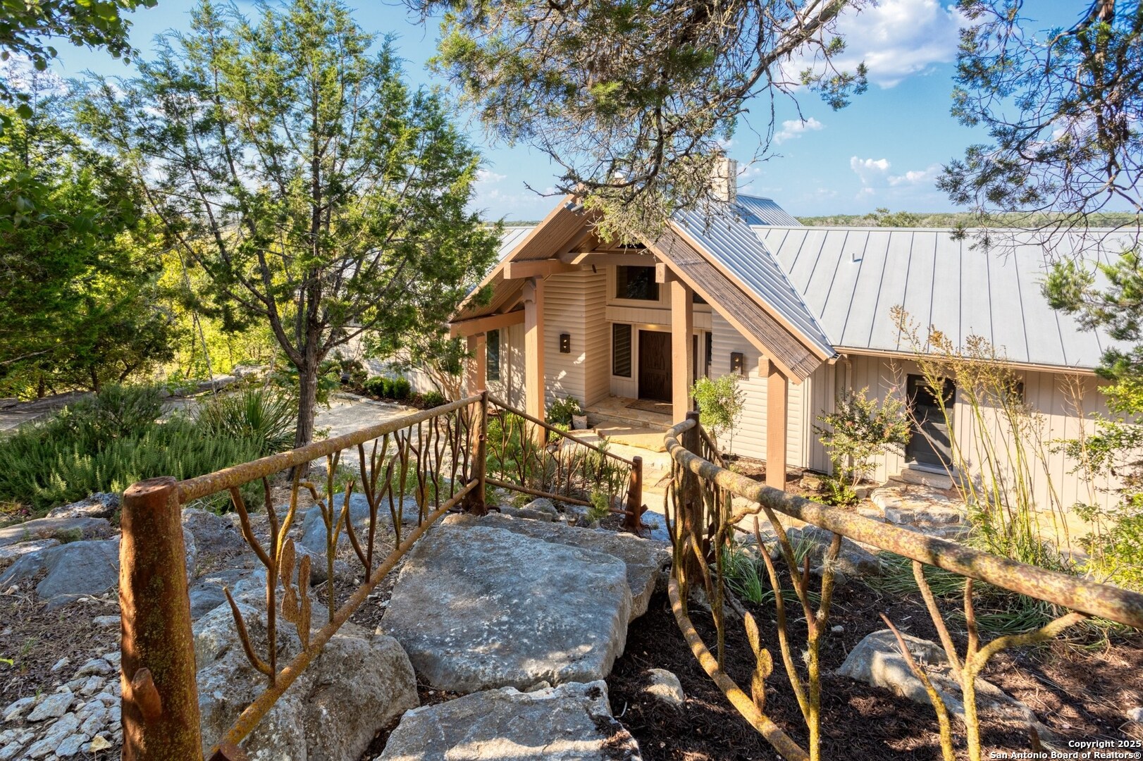 556 Cliff View Loop Harper TX 78631