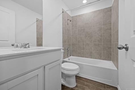 12552 Spoor Valley Converse TX 78109