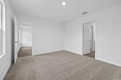 12552 Spoor Valley Converse TX 78109