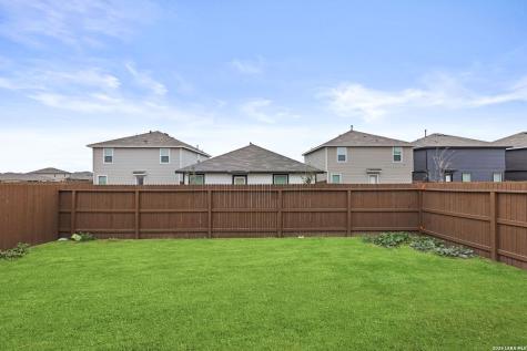 12552 Spoor Valley Converse TX 78109