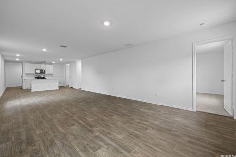 12552 Spoor Valley Converse TX 78109