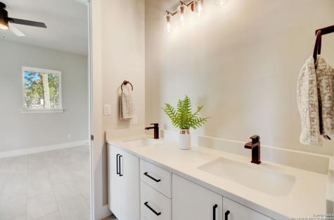 981 Jenny Leigh Trail Bulverde TX 78163