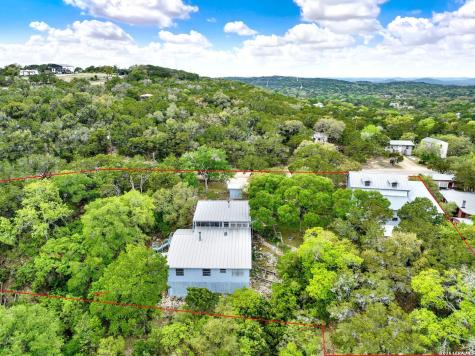 137 Hilltop Loop East Lakehills TX 78063