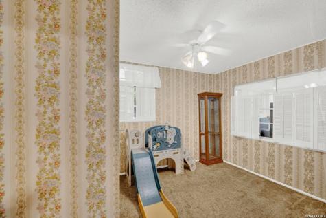 137 Hilltop Loop East Lakehills TX 78063