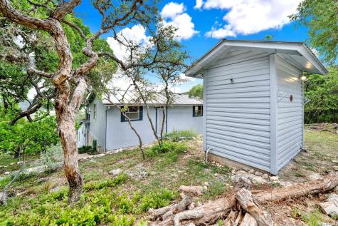 137 Hilltop Loop East Lakehills TX 78063
