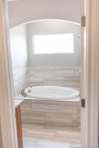 113 Ava Ridge La Vernia TX 78121