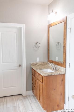 113 Ava Ridge La Vernia TX 78121