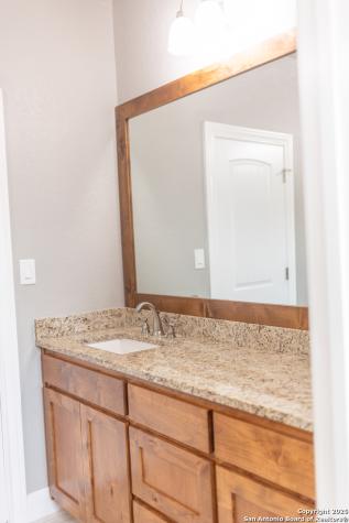 113 Ava Ridge La Vernia TX 78121