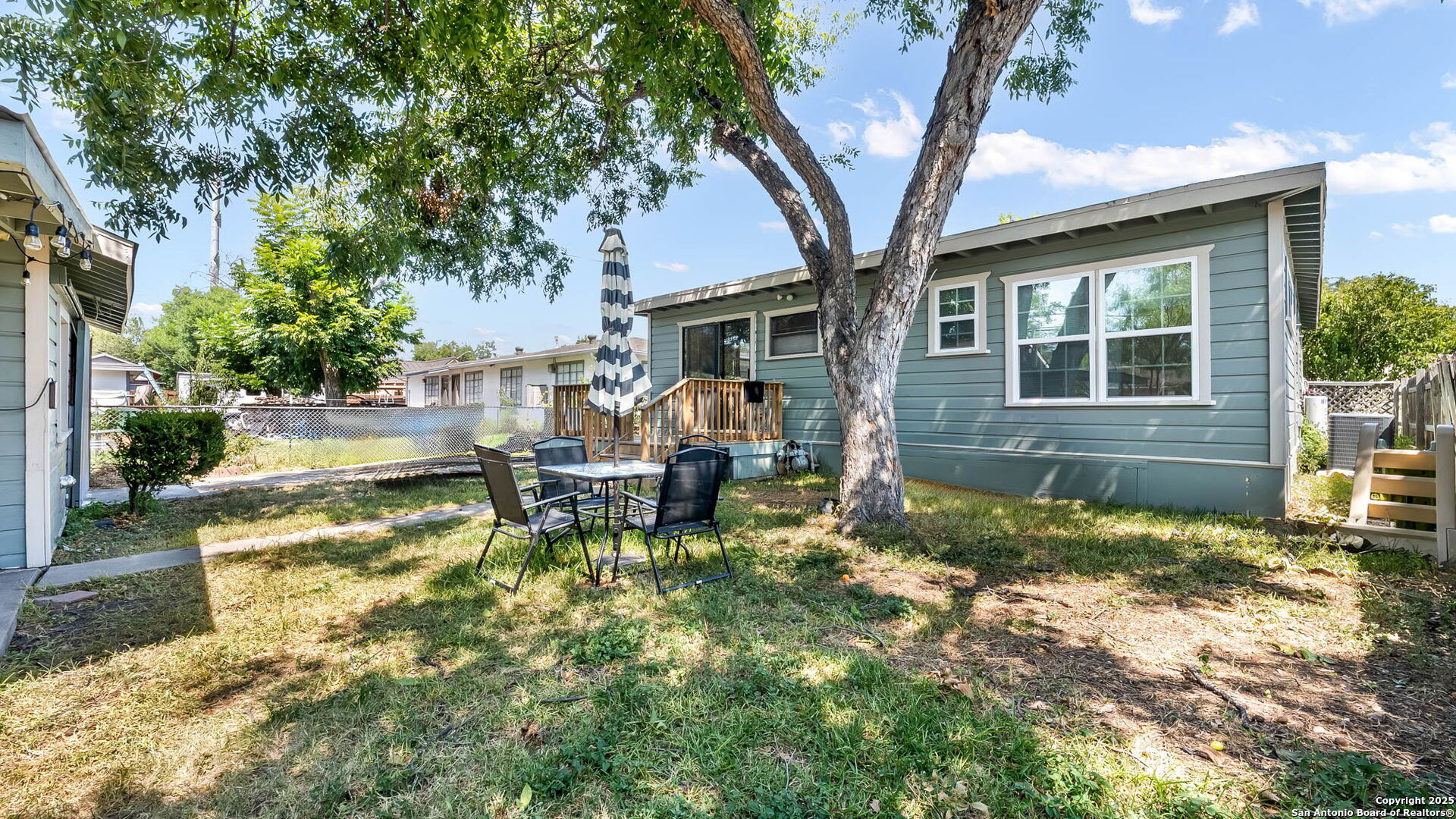 1722 Alametos San Antonio TX 78201
