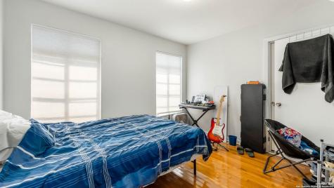 1722 Alametos San Antonio TX 78201
