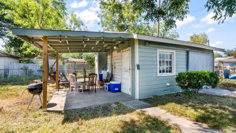 1722 Alametos San Antonio TX 78201