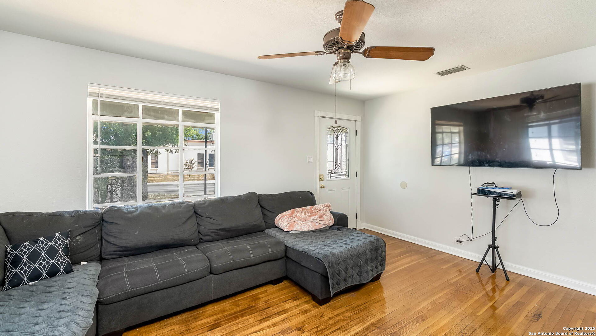 1722 Alametos San Antonio TX 78201