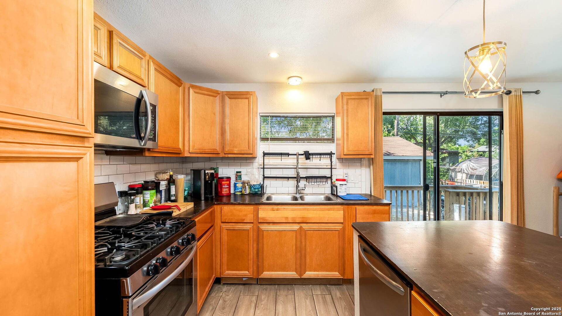 1722 Alametos San Antonio TX 78201