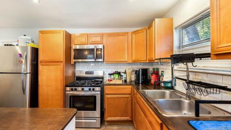1722 Alametos San Antonio TX 78201